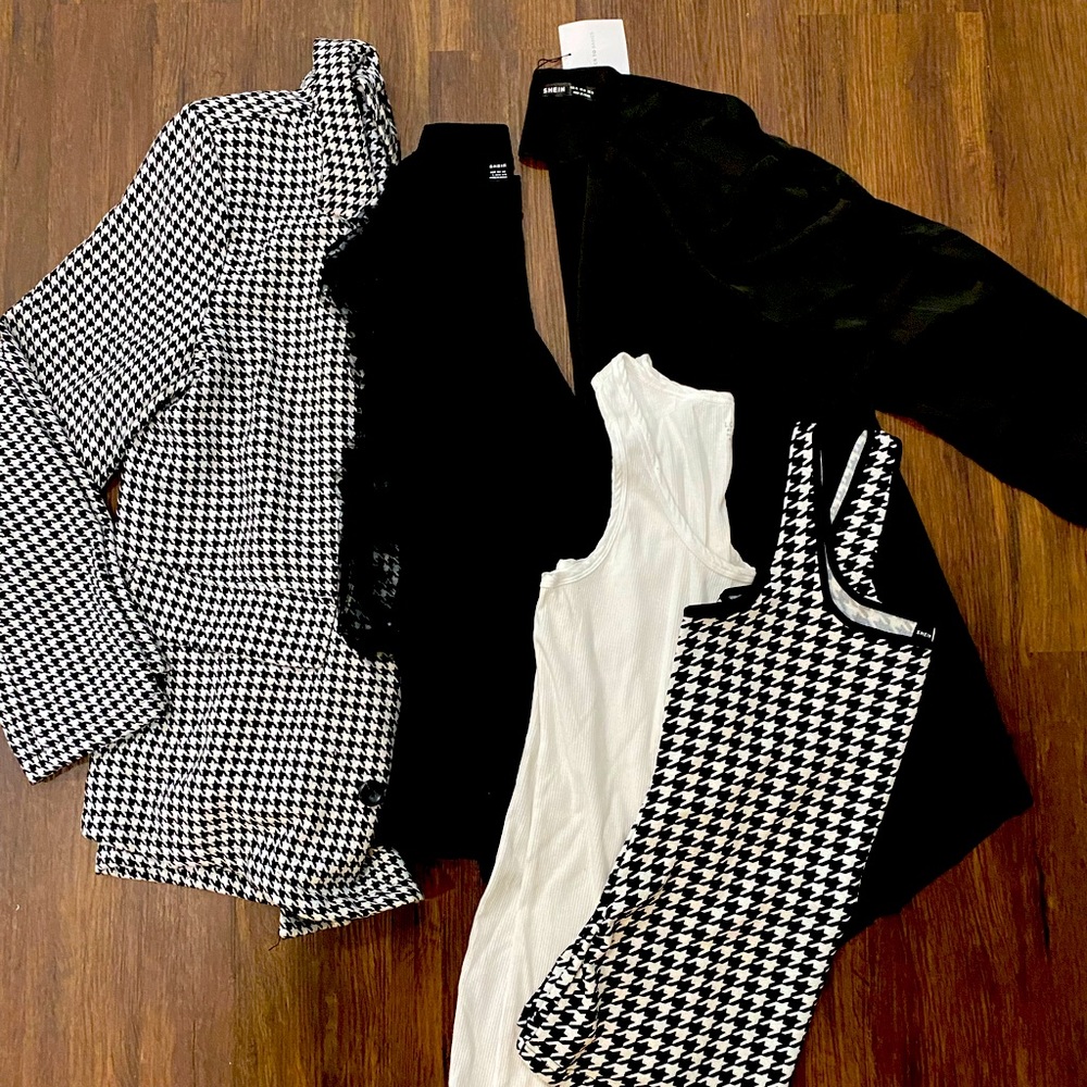 Five piece Maternity clothes bundle!!